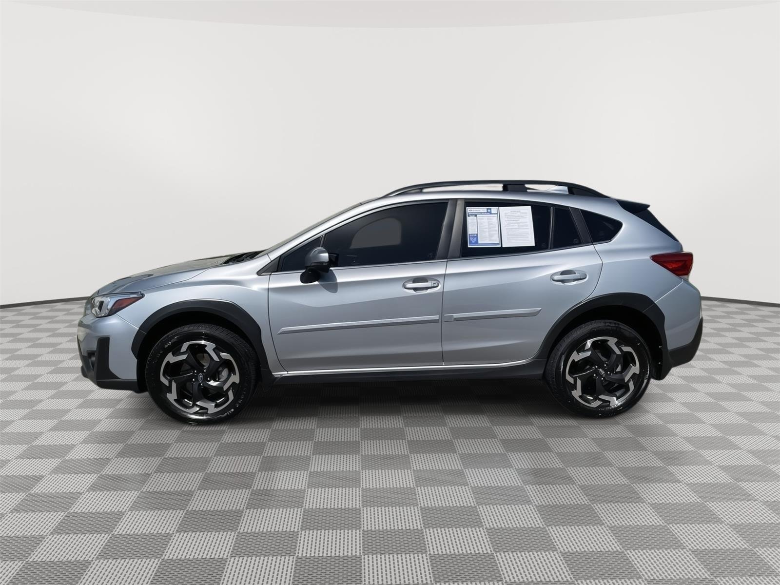Used 2022 Ice Silver Metallic Subaru Limited image 11