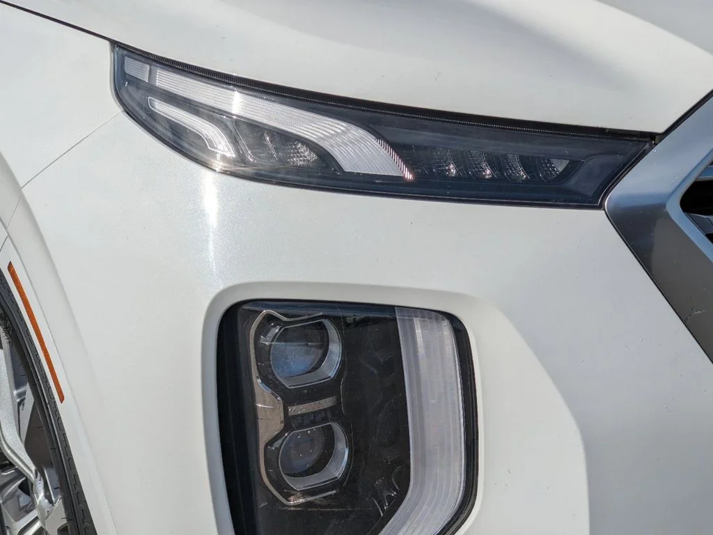 Used 2022 White Hyundai Limited AWD image 9