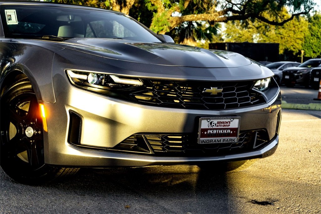2023 Chevrolet Camaro 1LT photo 3