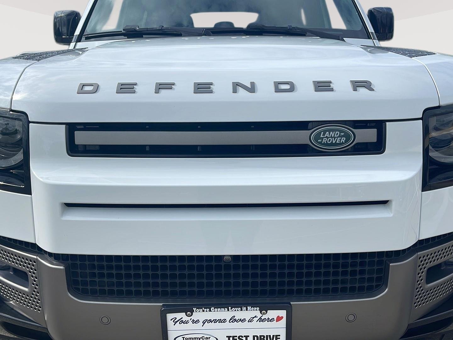 Used 2024 Fuji White Land Rover X-Dynamic SE image 13