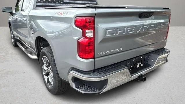 Used 2024 Sterling Gray Metallic Chevrolet LT (2FL) image 31