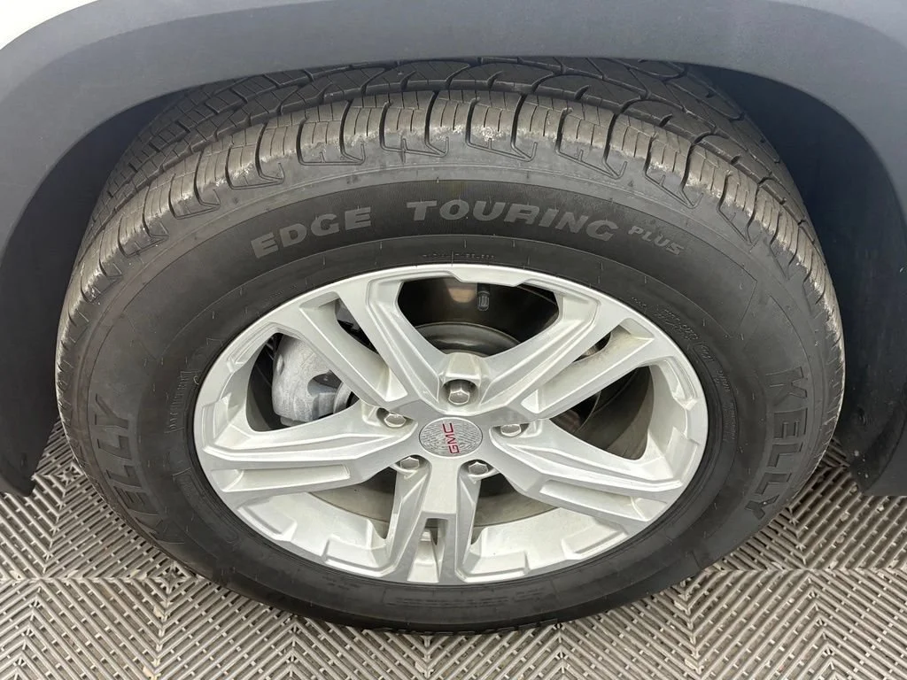 Used 2023 Summit White GMC SLE image 13