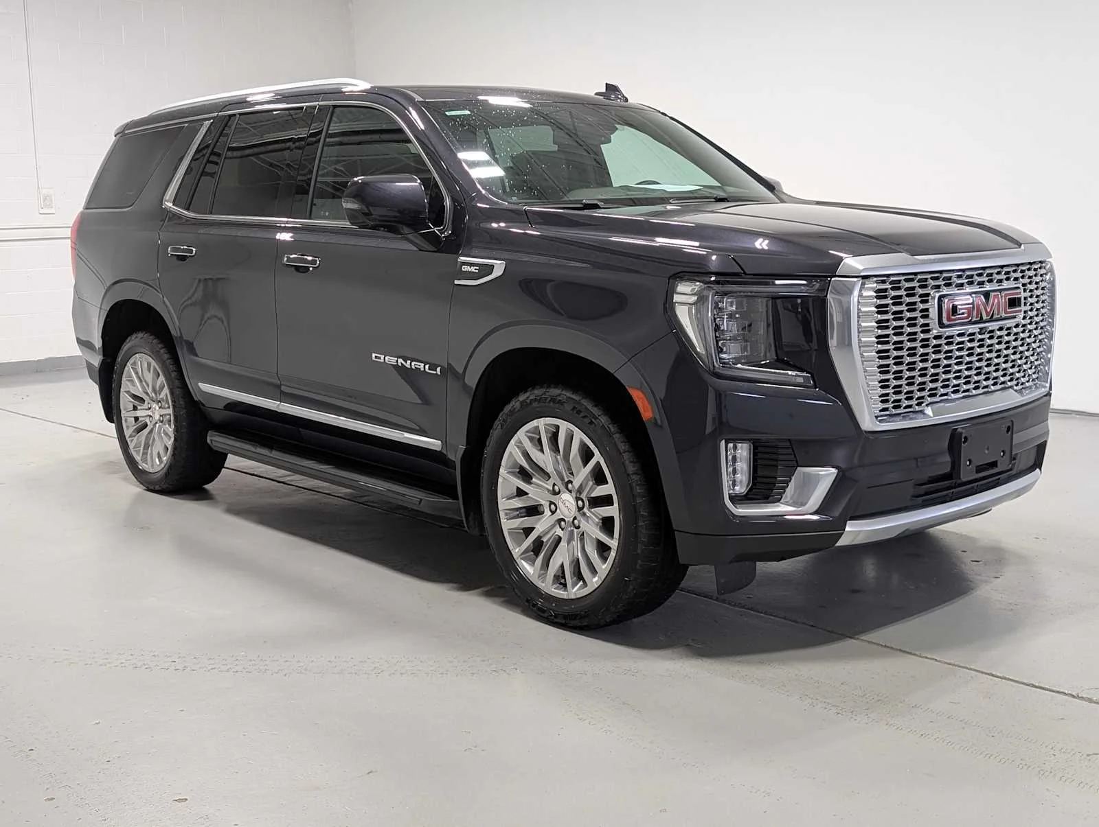 Used 2023 Titanium Rush Metallic GMC Denali image 6