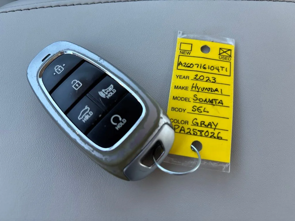 Used 2023 Gray Hyundai SEL image 28