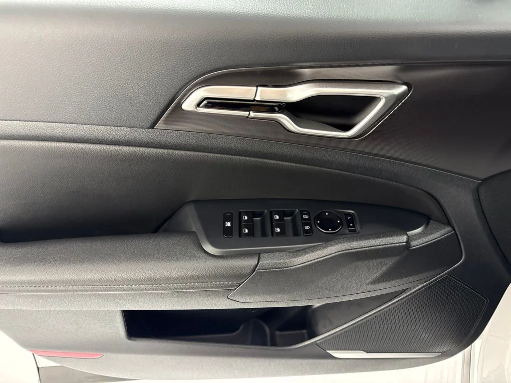 New 2026 Glacial White Pearl Kia EX image 25