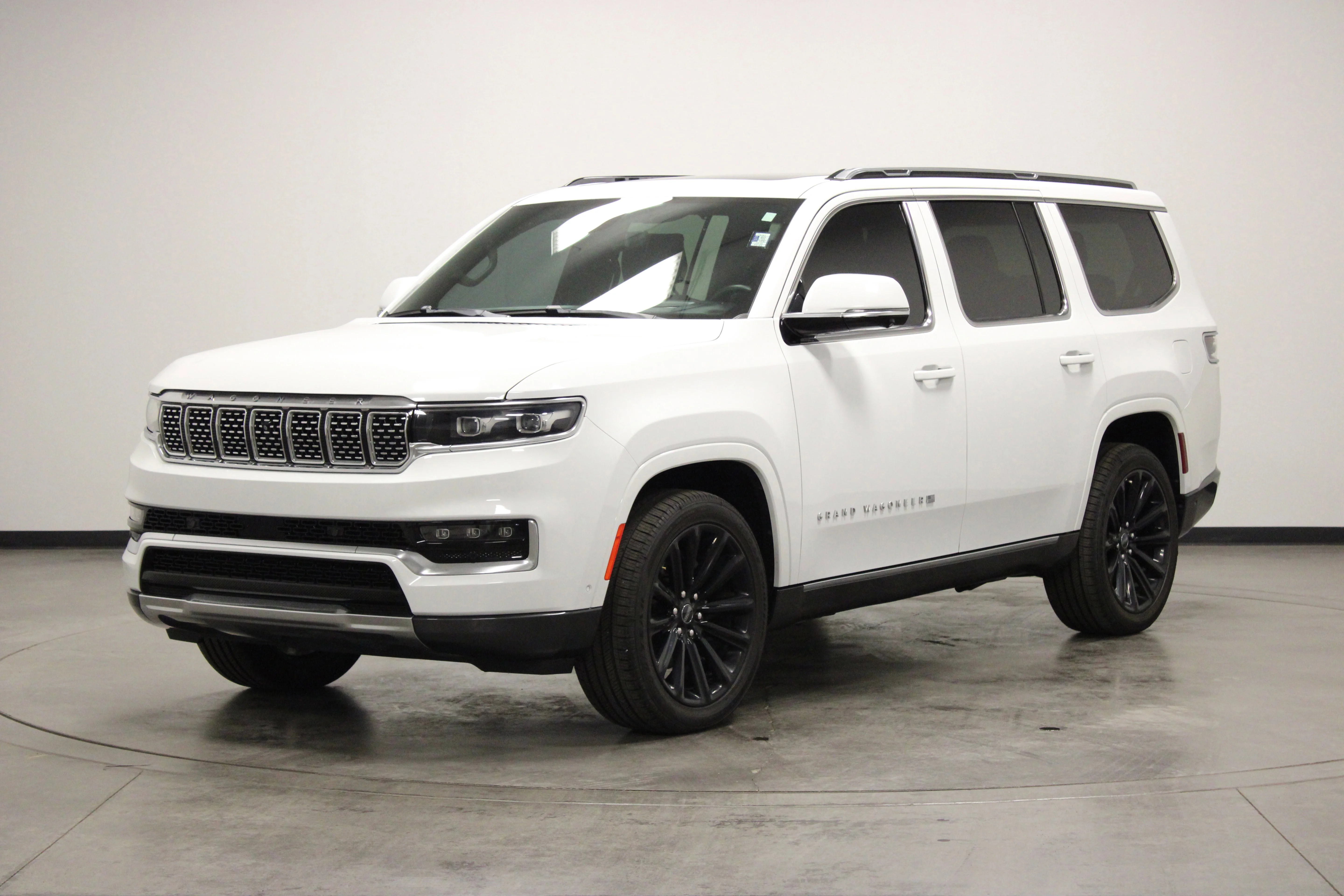 Used 2022 Bright White Clearcoat Jeep Series II image 4