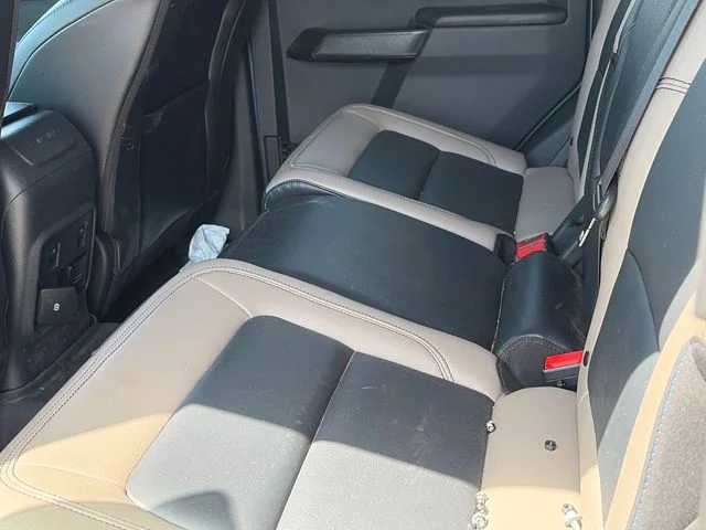 Used 2024 Gray Ford Wildtrak image 12