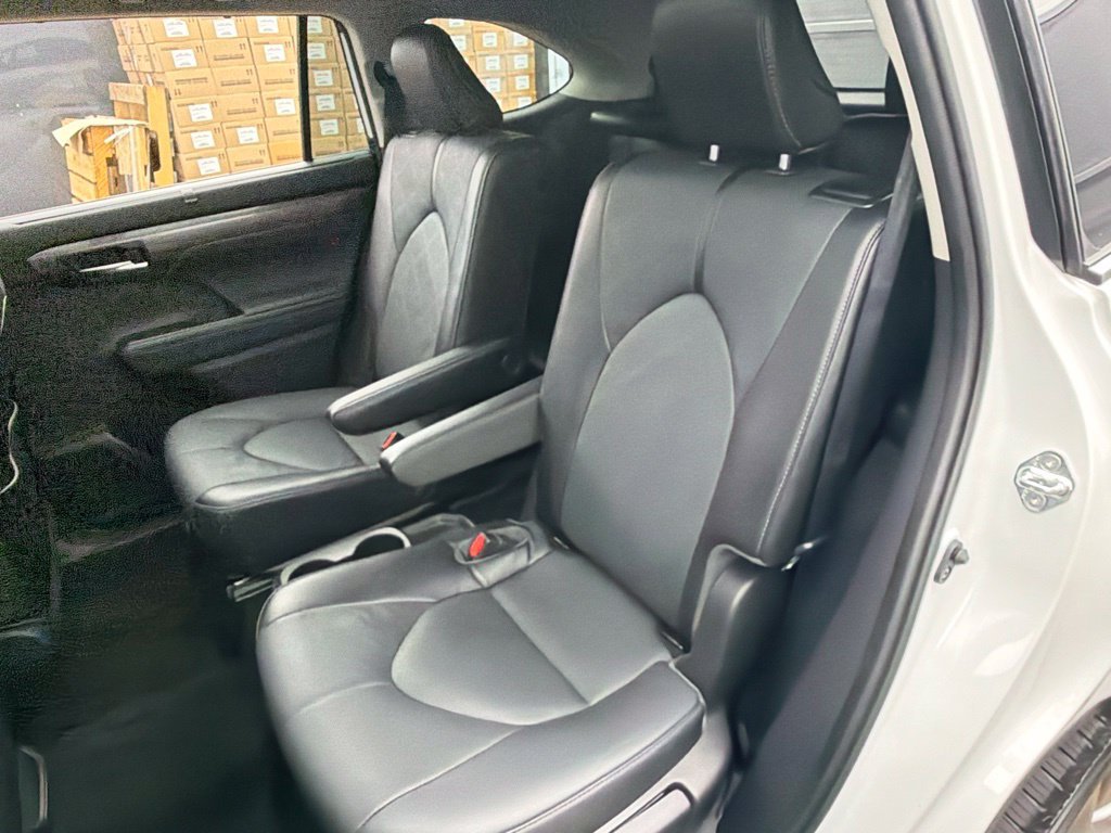 Used 2022 Beige Toyota Platinum image 23