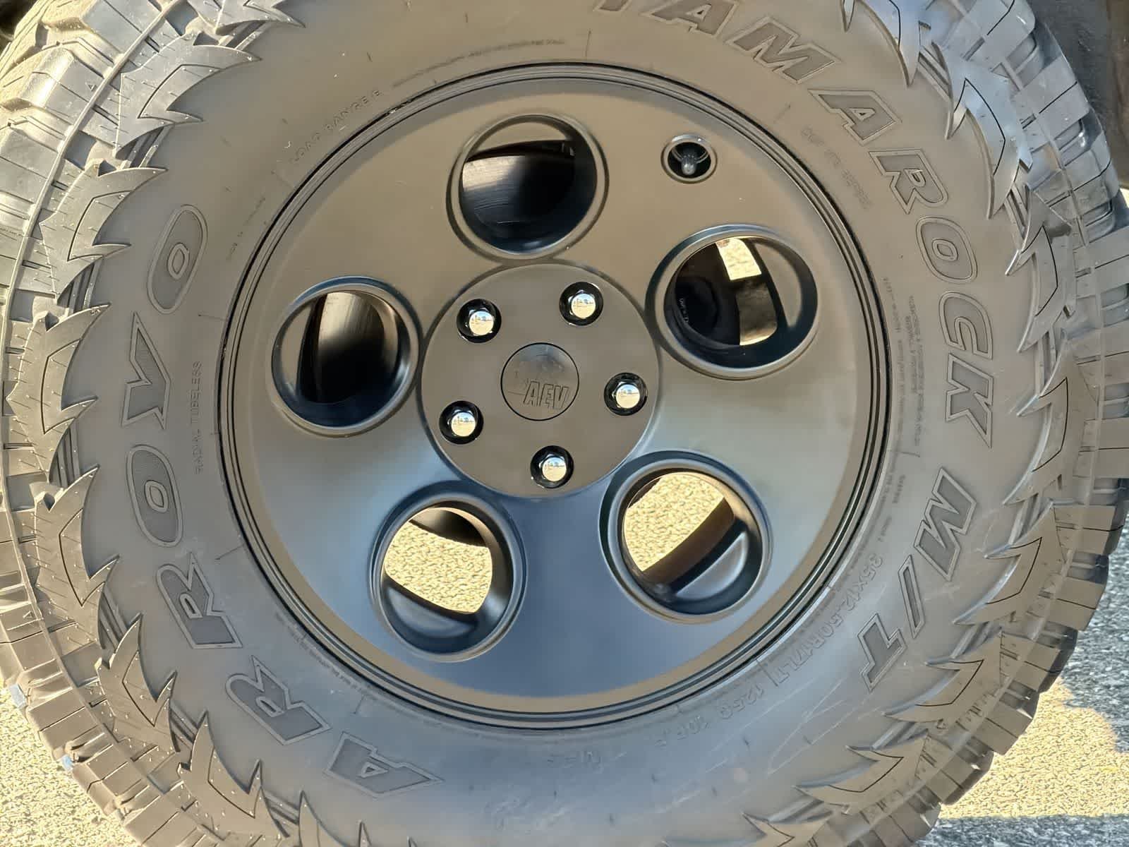 Used 2016 Hypergreen Clearcoat Jeep Sport image 14