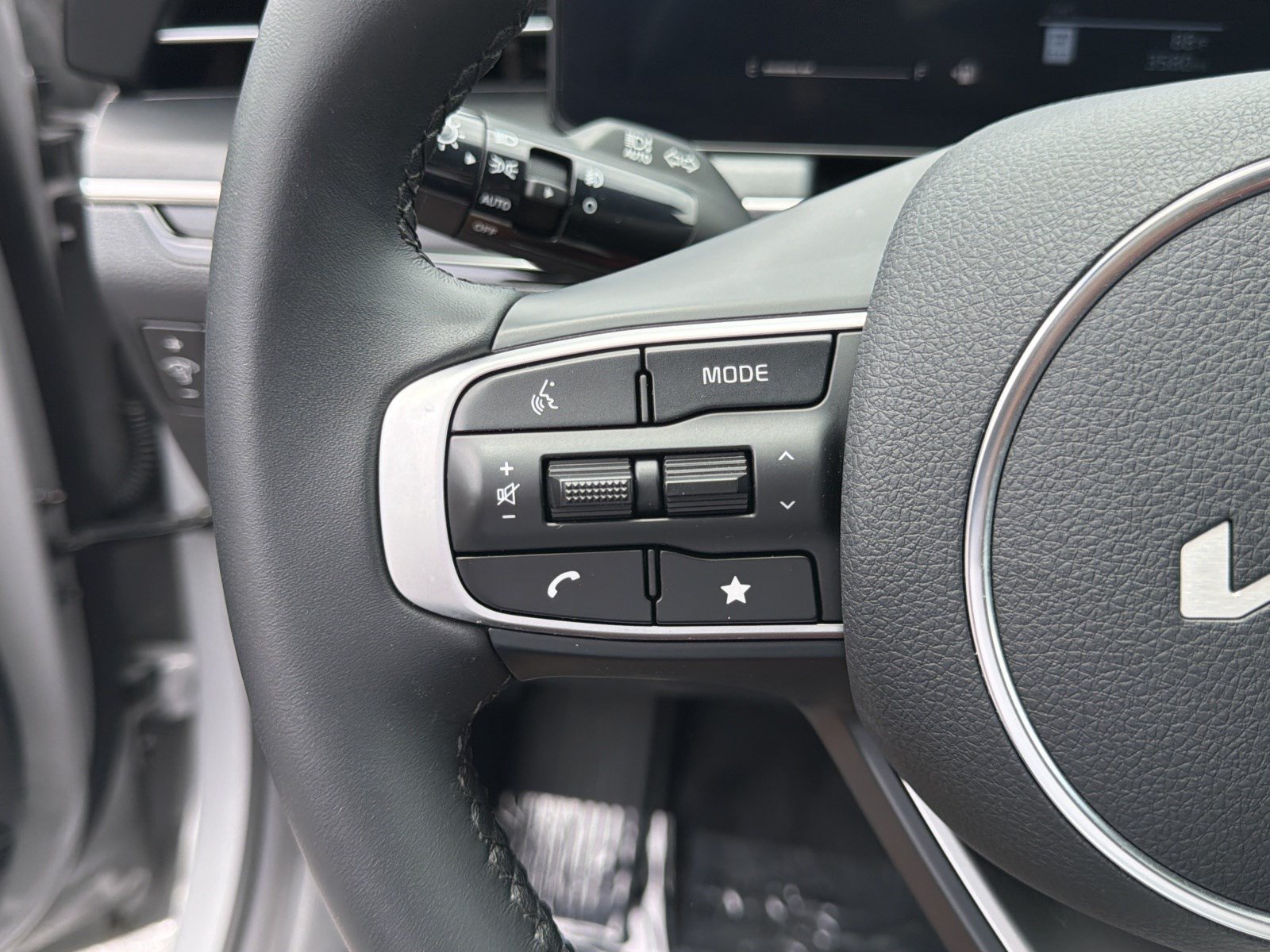 2025 Kia K5 GT-Line - Photo 24