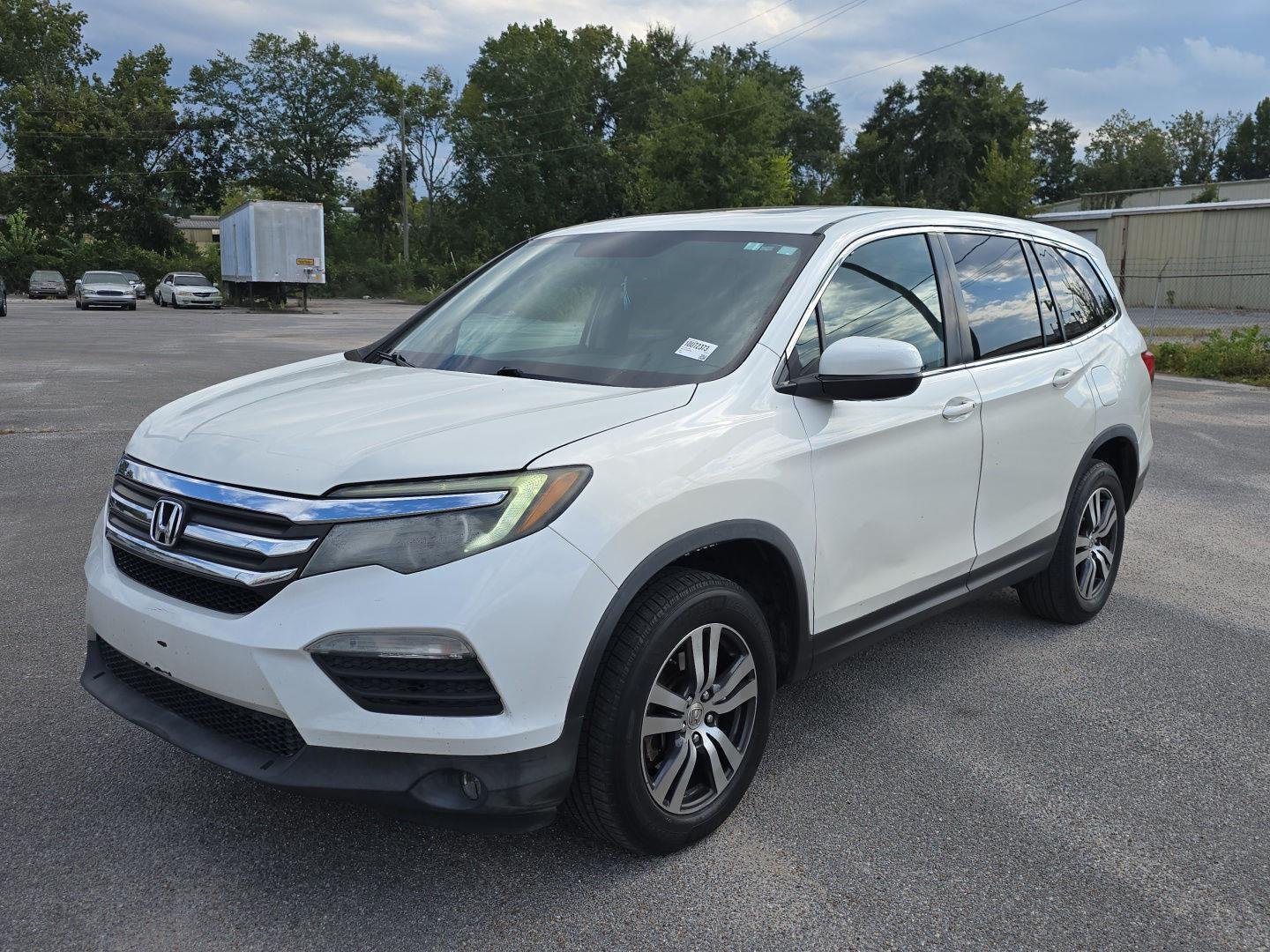 Used 2017 White Diamond Pearl Honda EX-L image 11
