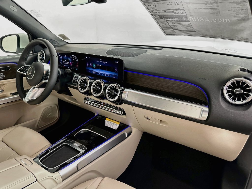 New 2026 Polar White Mercedes-Benz GLB 250 image 62