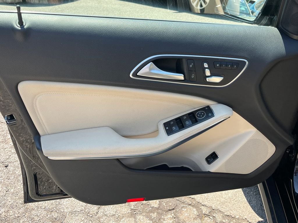 Used 2018  Mercedes-Benz GLA 250 image 10