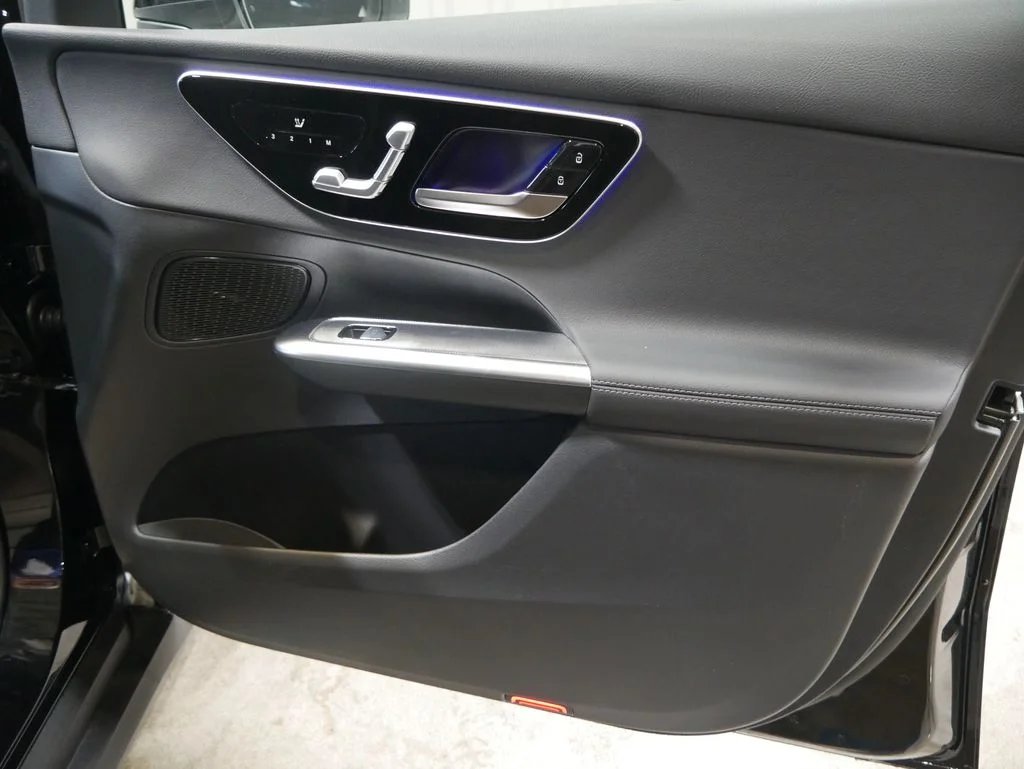 Used 2026 Black Mercedes-Benz GLC 300 image 20