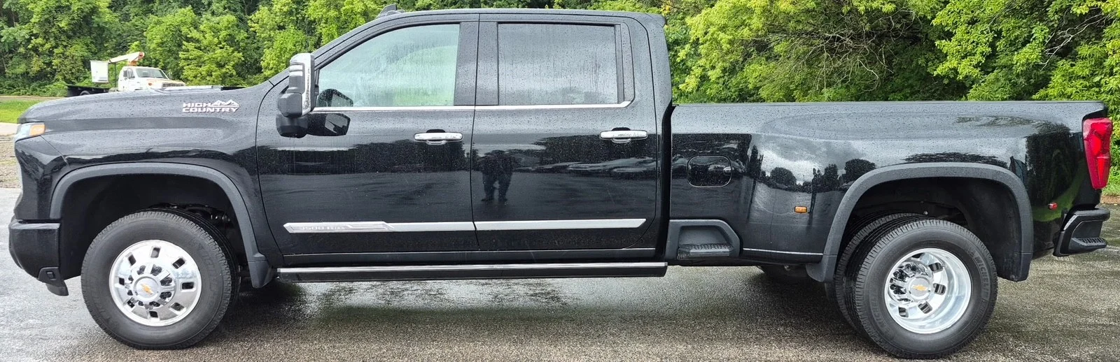 Used 2024 Black Chevrolet High Country image 10