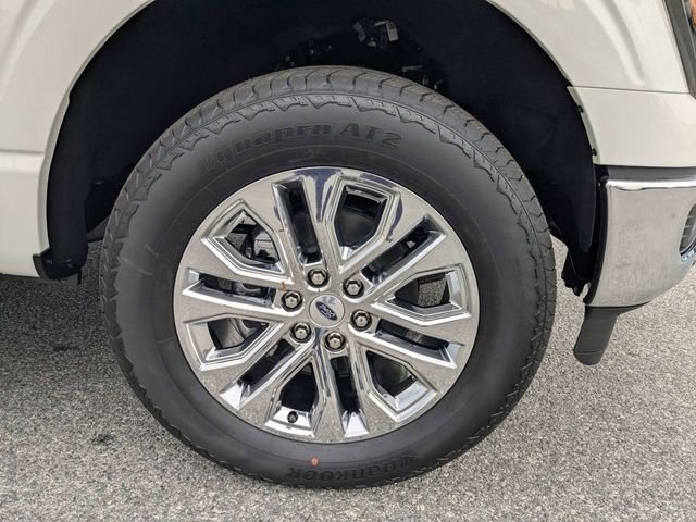 New 2026 Star White Metallic Tri-Coat Ford Lariat® image 11