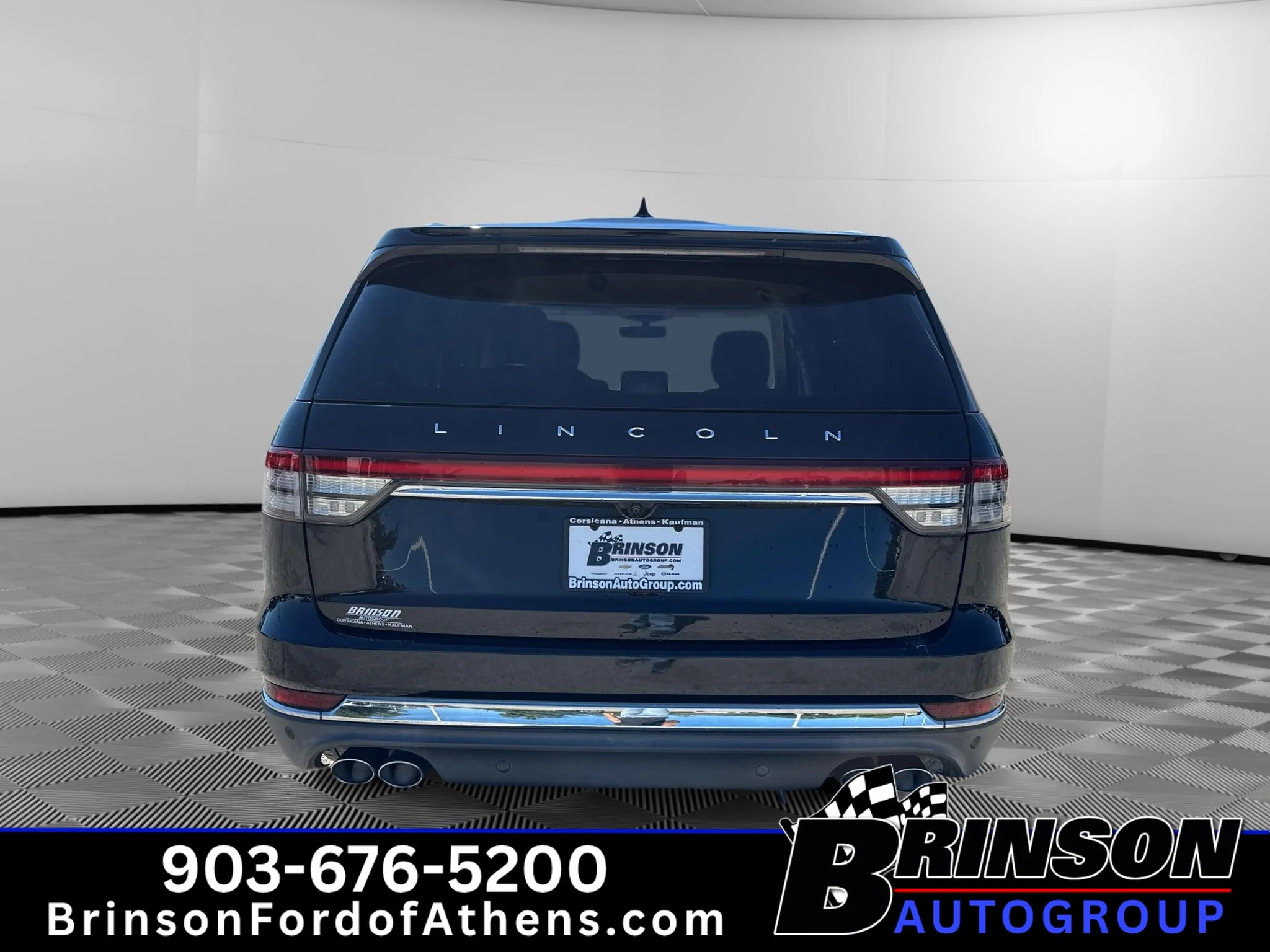 Used 2020 Infinite Black Metallic Lincoln Reserve image 6