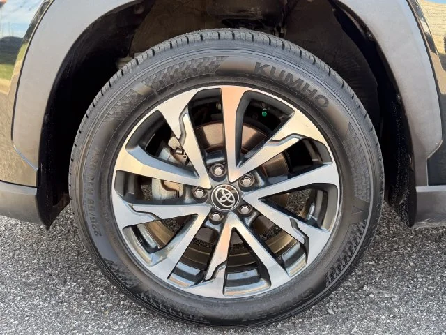 Used 2022 Jet Black Toyota XLE image 10