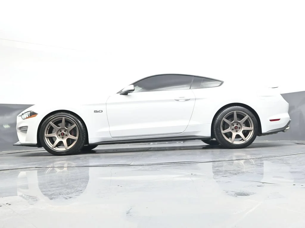 Used 2020 White Ford GT image 36