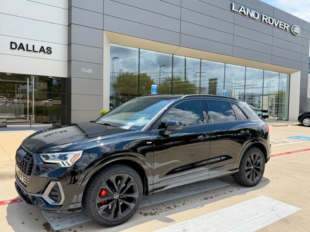 2019 Audi Q3 45 TFSI S Line Premium quattro's photo