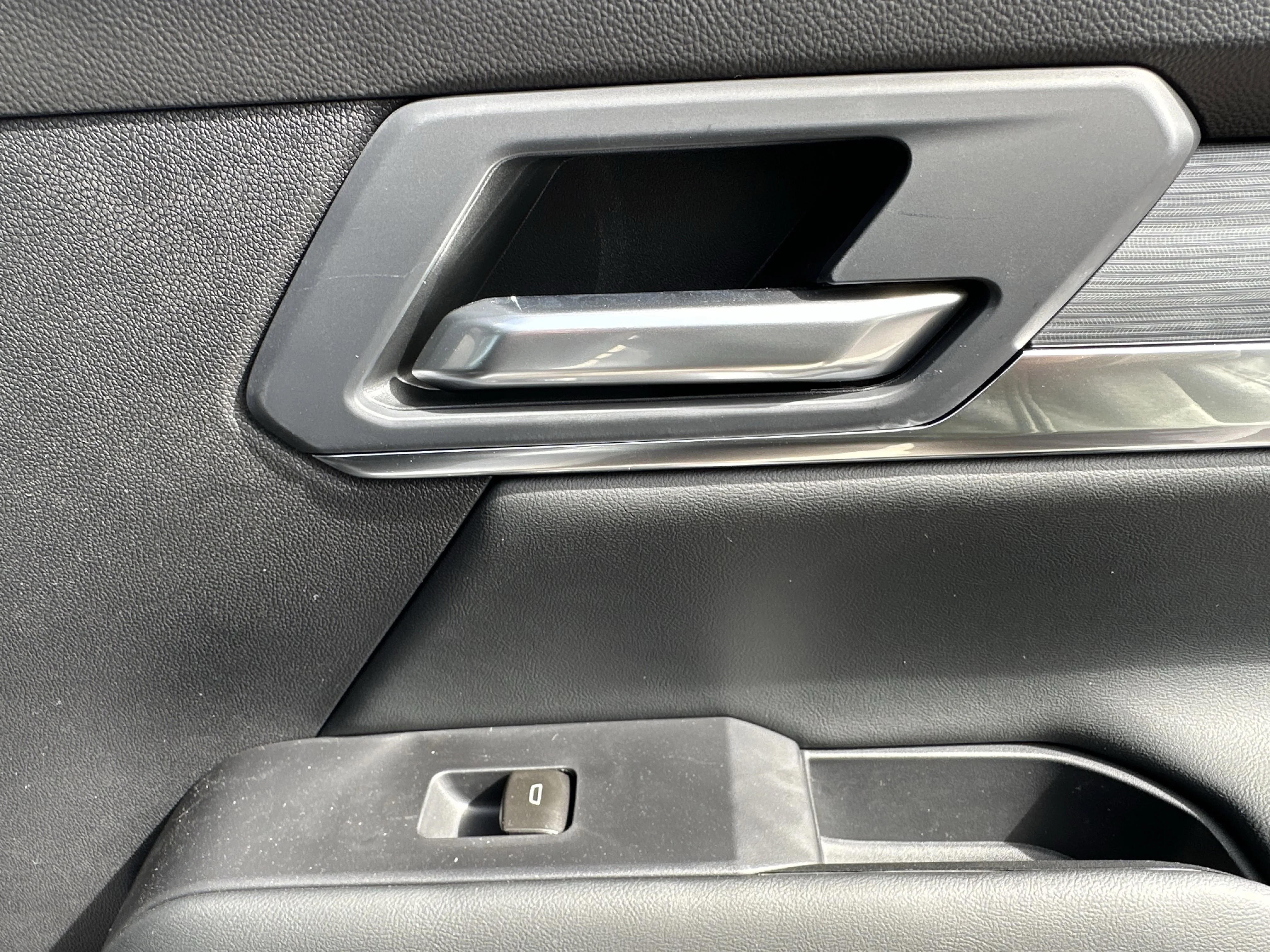 New 2026 Summit White GMC AWD Elevation image 20