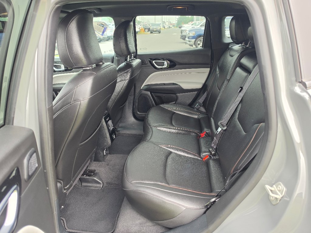 Certified Used 2024 Sting-Gray Clear Coat Jeep Limited image 32