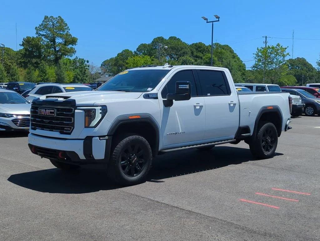 2025 GMC Sierra 4WD Crew Cab Standard Box AT4's photo