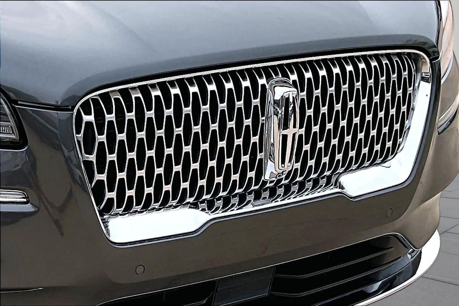 Used 2020 Magnetic Gray Lincoln Reserve image 29