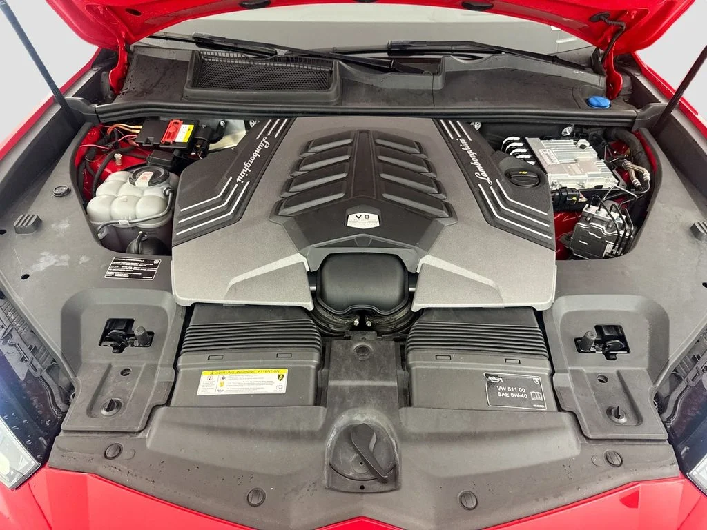 Used 2022 Rosso Mars Metallic Lamborghini  image 32