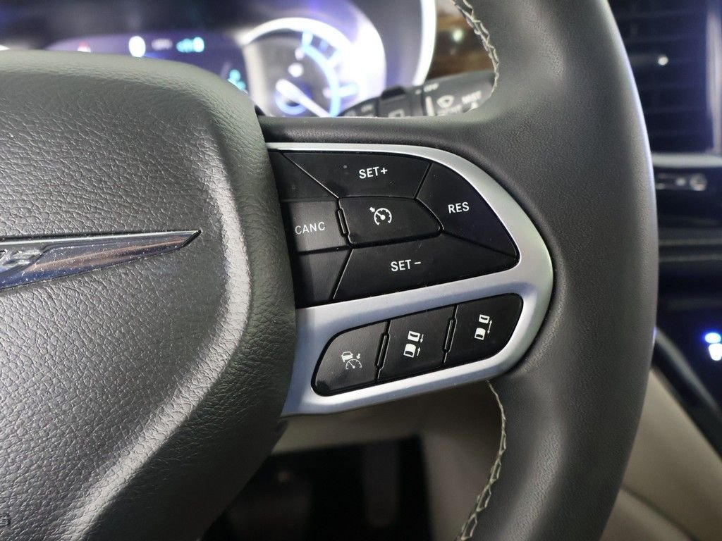 Used 2023 Black Chrysler Limited image 45