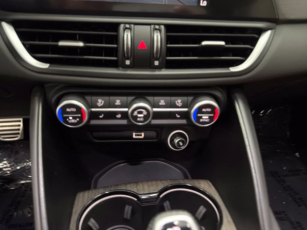 Used 2023 White Alfa Romeo Ti image 19