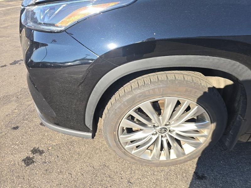 Used 2022 Black Toyota Platinum image 10