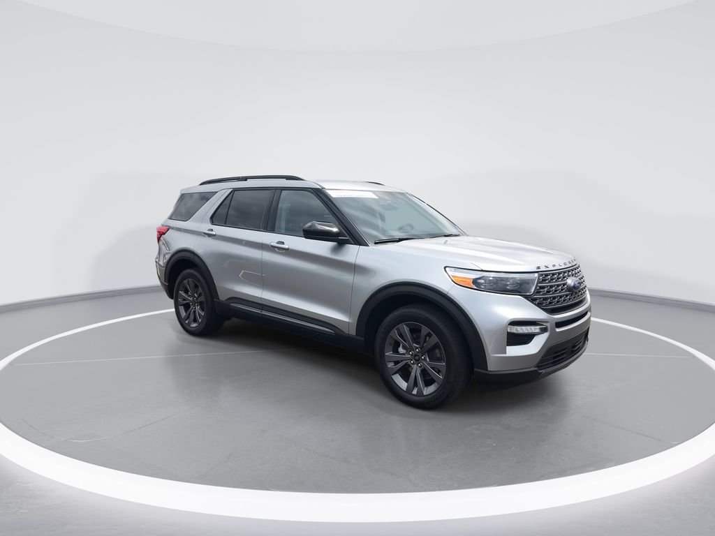 Used 2023 Silver Metallic Ford XLT image 2