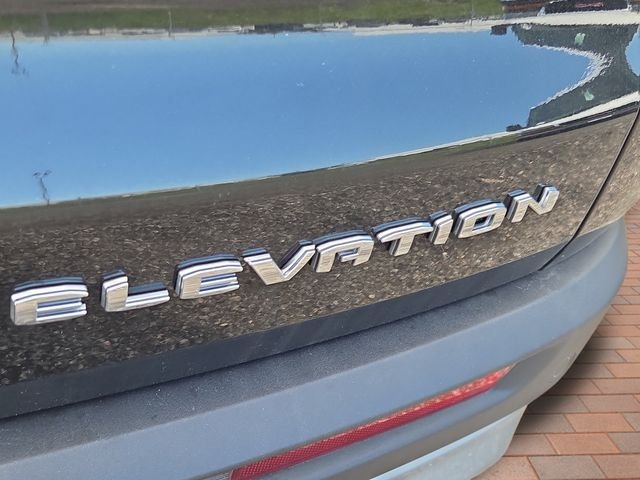 Used 2026 Ebony Twilight Metallic GMC Elevation image 6
