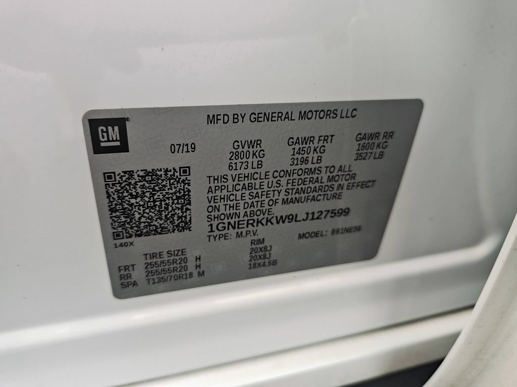 Used 2020 IRIDESCENT PEARL TRICOAT Chevrolet Premier image 27