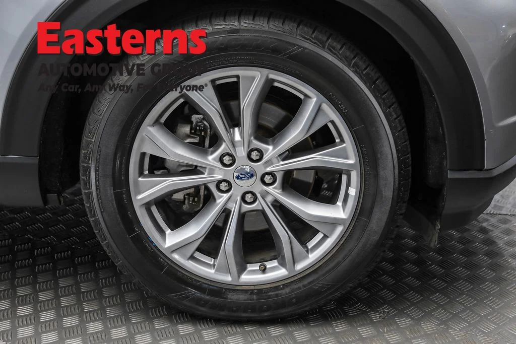 Used 2024 Silver Ford Limited image 34