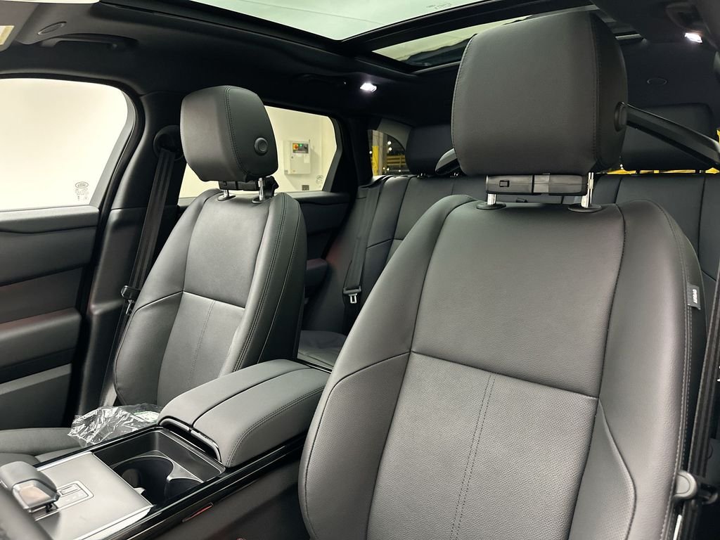 New 2026 Santorini Black Metallic Land Rover S image 10