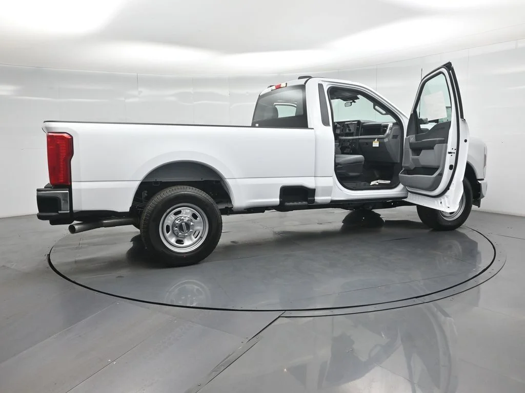 New 2026 Oxford White Ford XL image 2