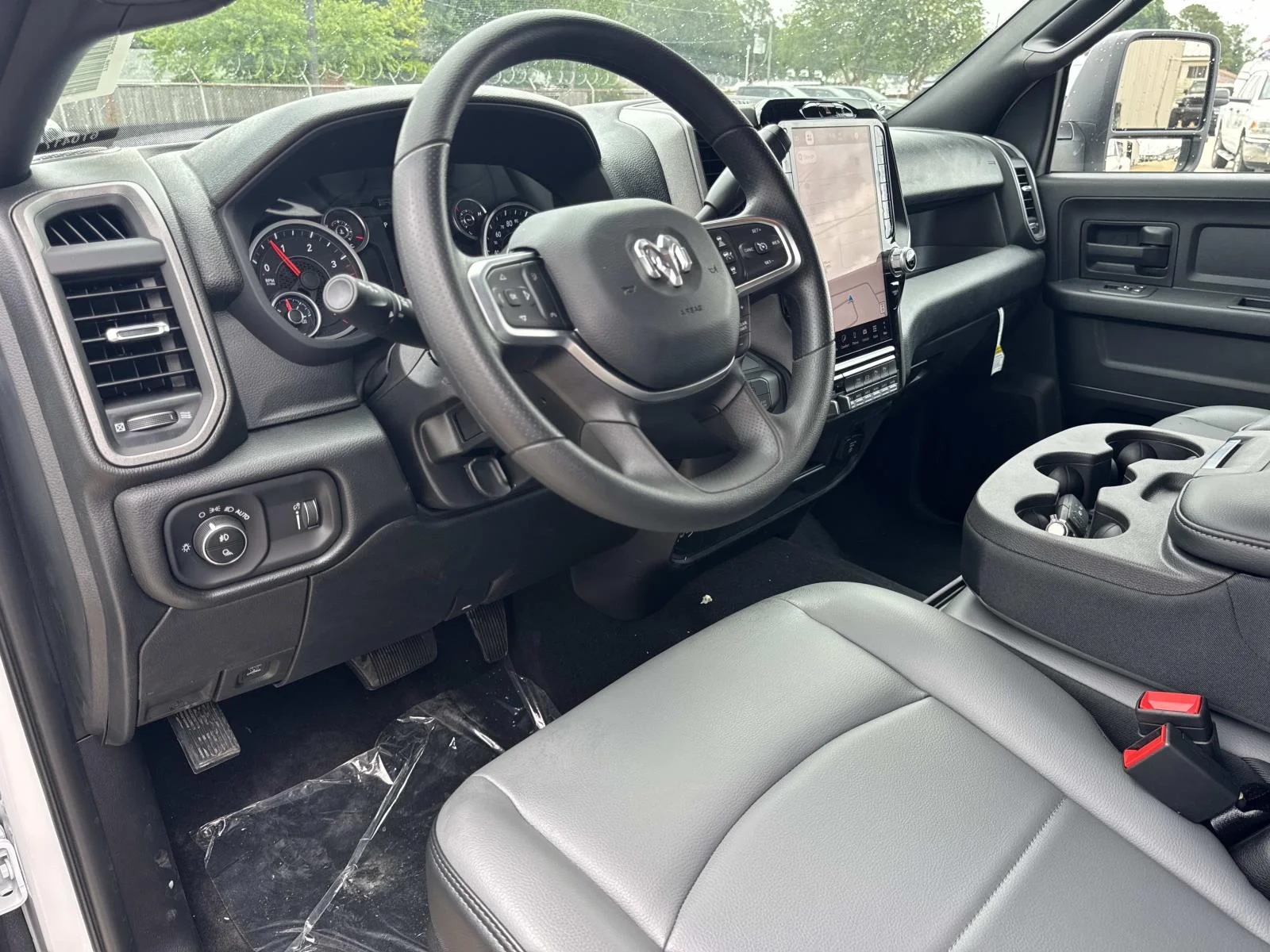 New 2026 Bright White Clear-Coat Exterior Paint RAM Tradesman image 9