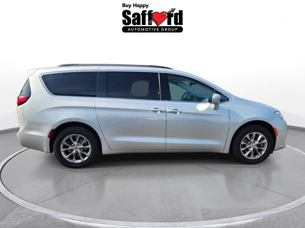 Used 2022 Silver Chrysler Touring L image 7