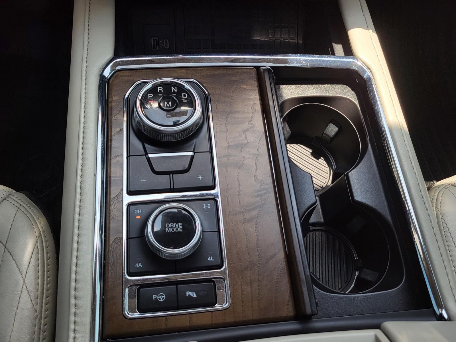 Used 2020 Desert Gold Metallic Ford Platinum image 33