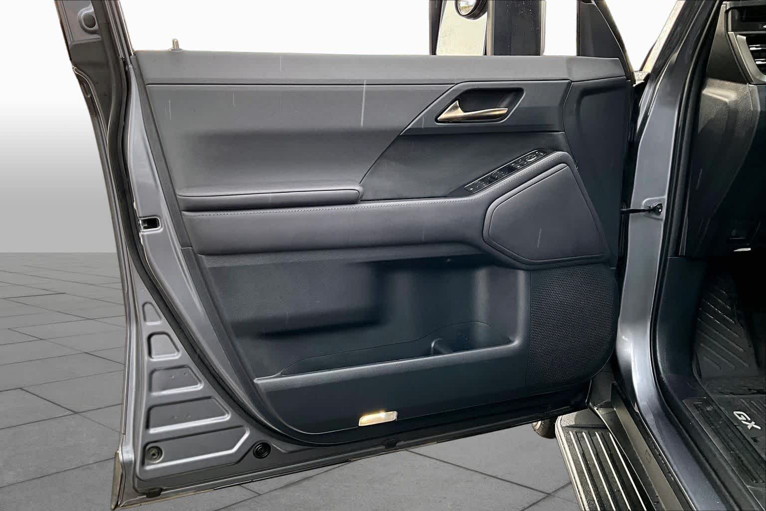 Used 2025 Nebula Gray Pearl Lexus Premium image 21