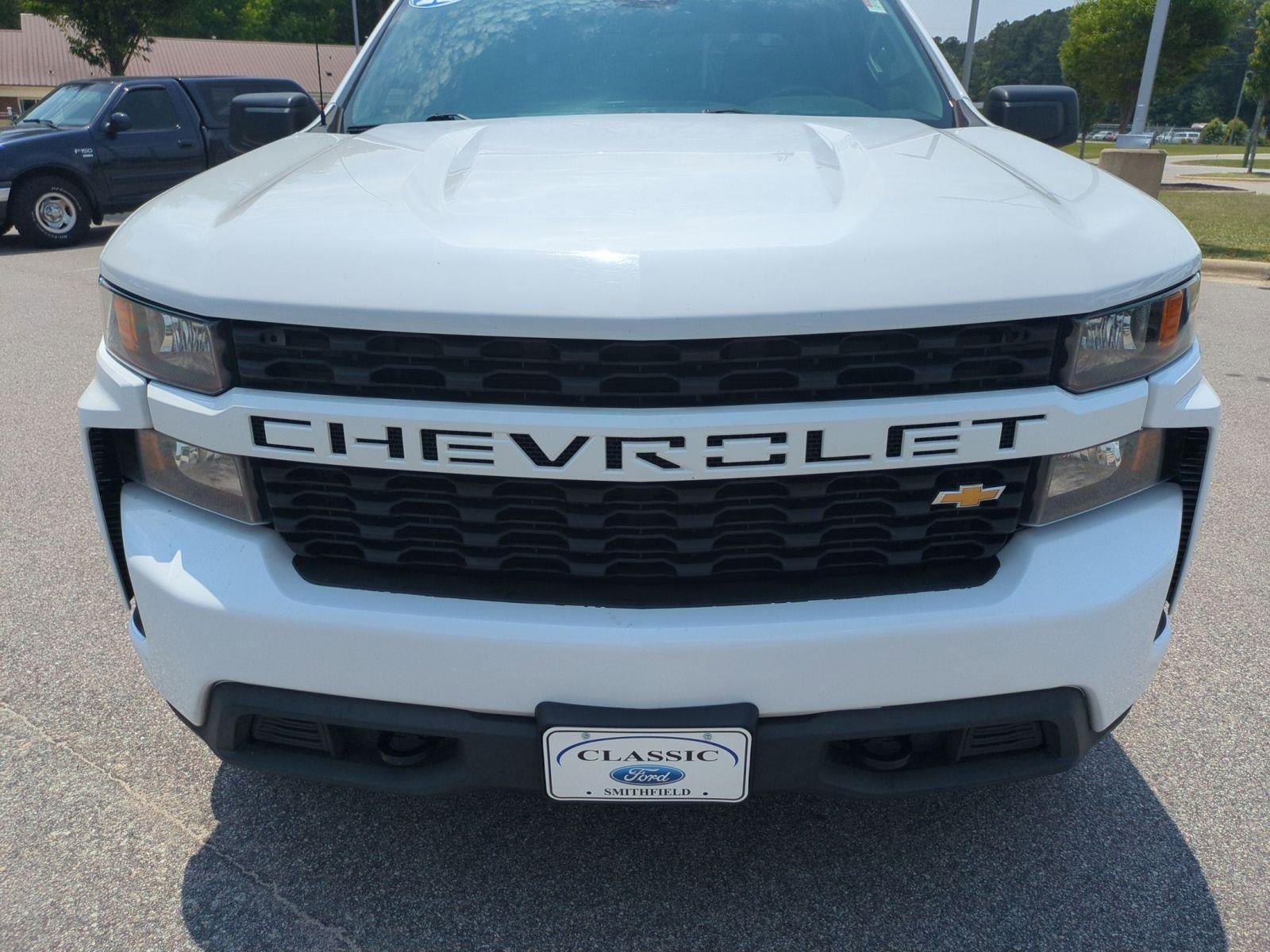 Used 2022 Summit White Chevrolet Custom image 14