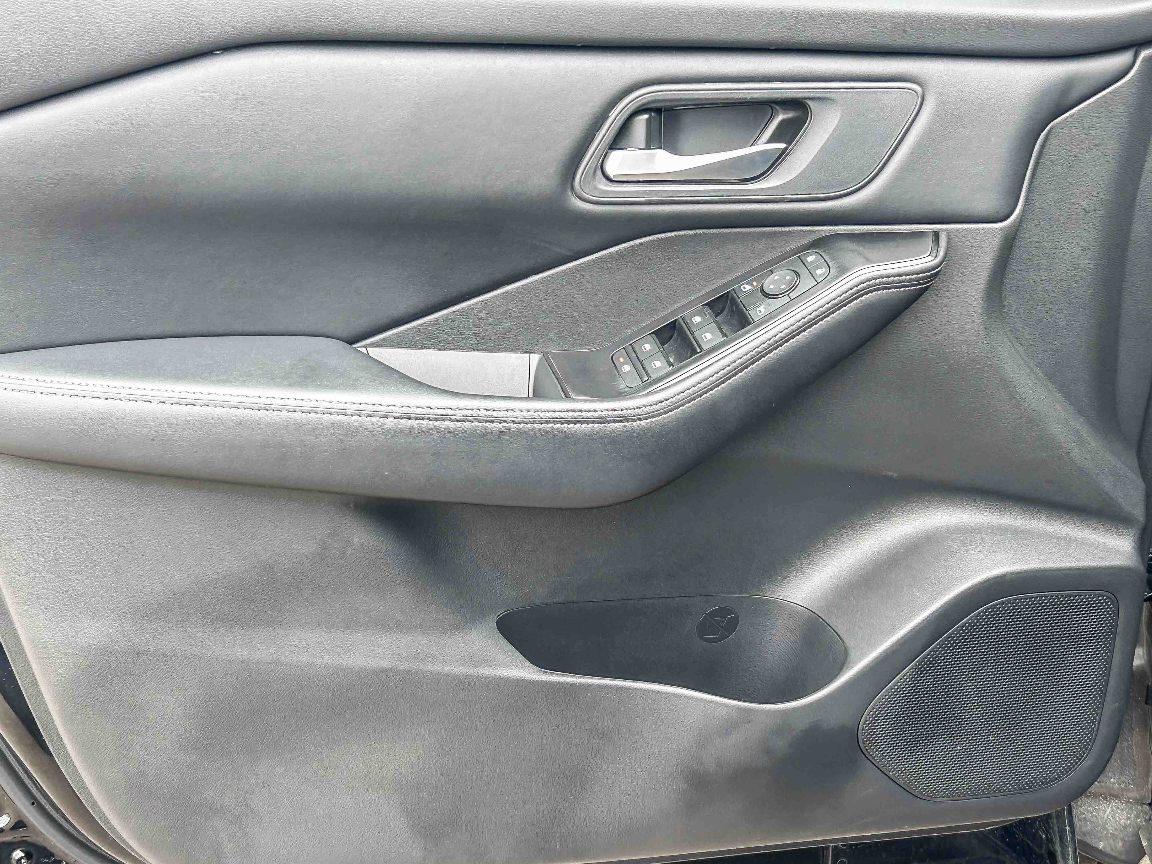 2025 Nissan Rogue SV - Photo 24