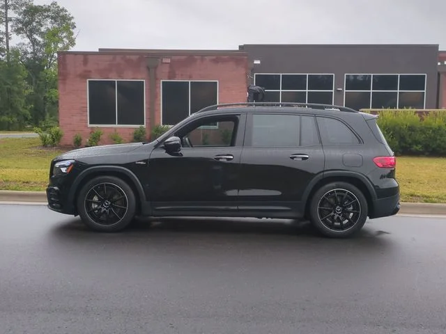 Used 2025  Mercedes-Benz GLB 35 AMG® image 10
