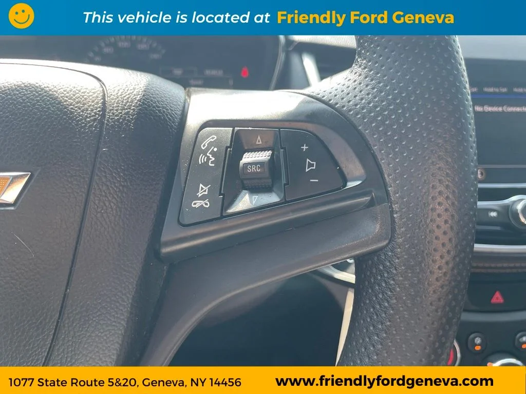 Used 2022 White Chevrolet LS image 18