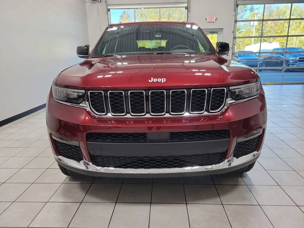 New 2025 Velvet Red Pearl-Coat Exterior Paint Jeep Limited image 3