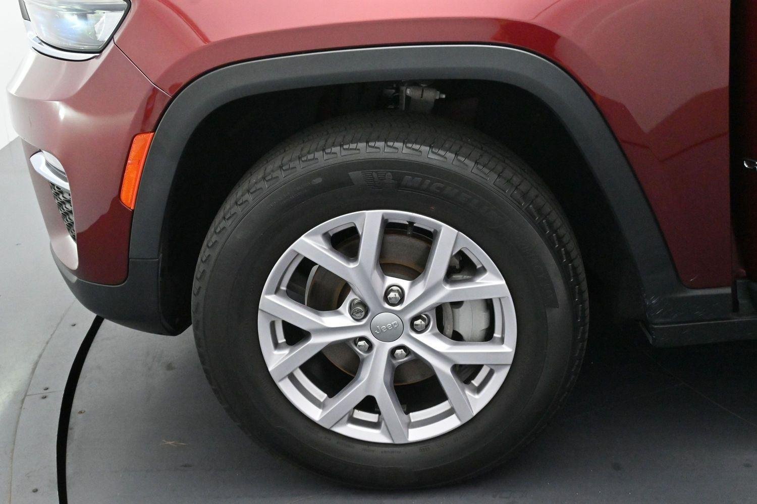 Used 2022 Red Jeep Limited image 39