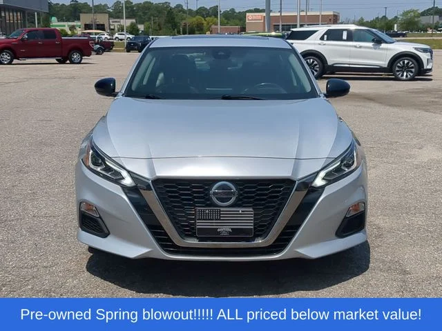 Used 2020 Silver Nissan 2.5 SR image 16