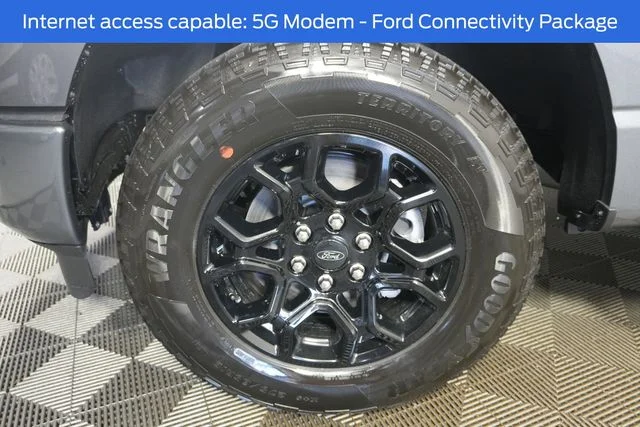 New 2026 Carbonized Gray Metallic Ford XLT image 9